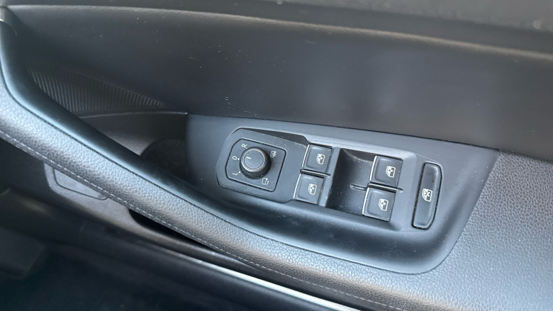 Volkswagen Passat 2.0 TDI GT 5dr DSG [Panoramic Roof] Diesel Estate